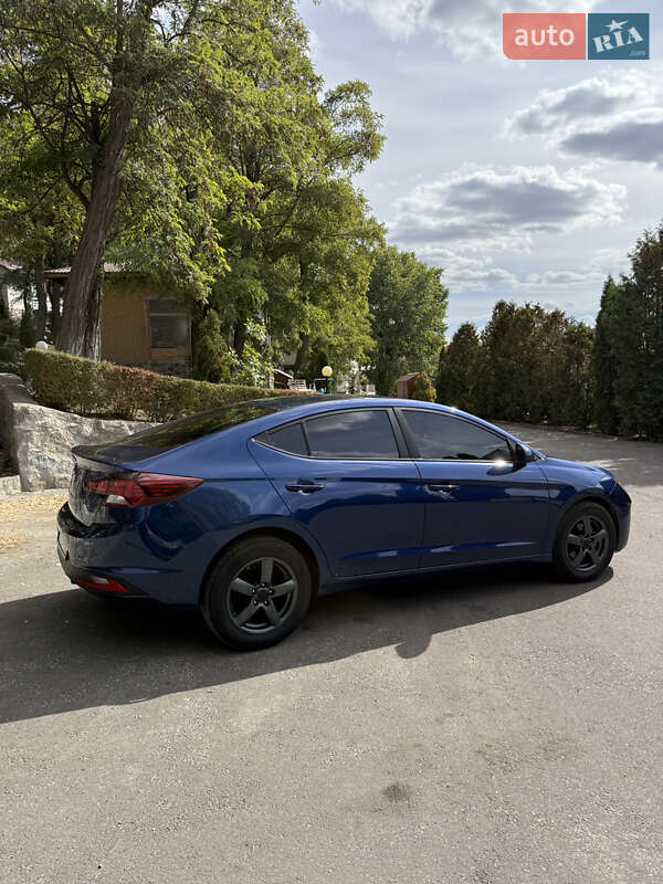 Седан Hyundai Elantra 2019 в Кропивницком