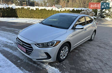 Седан Hyundai Elantra 2016 в Львове