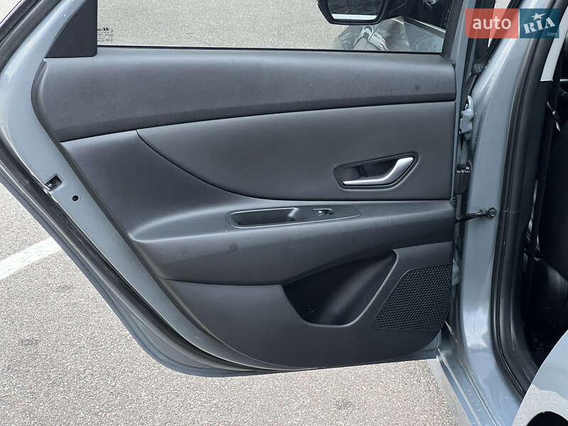 Седан Hyundai Elantra 2022 в Киеве