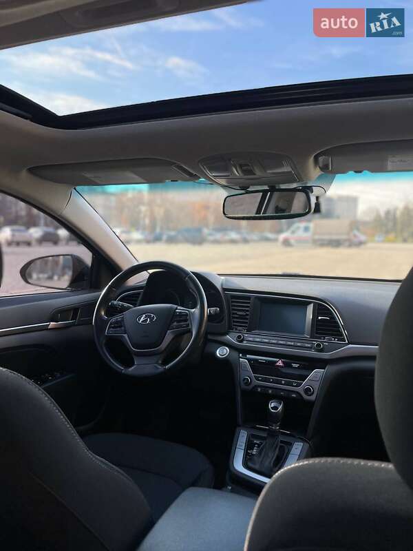 Седан Hyundai Elantra 2018 в Харкові