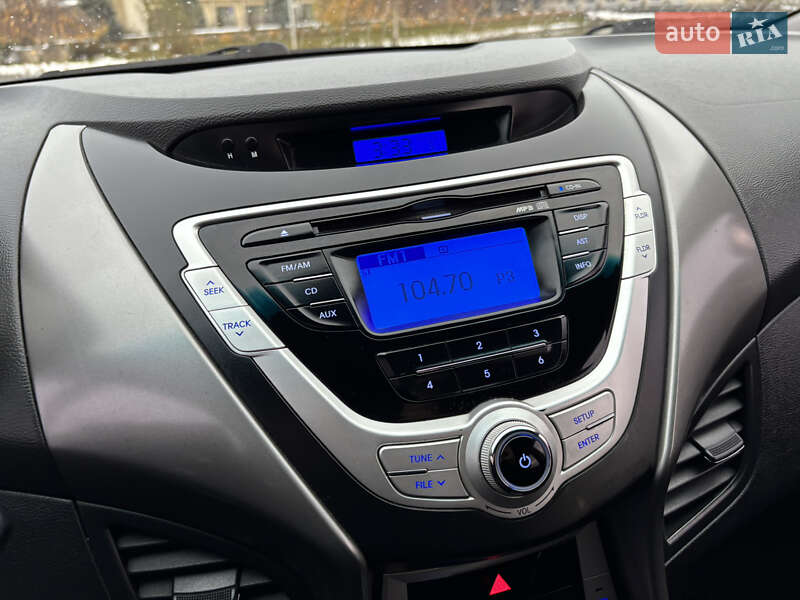 Седан Hyundai Elantra 2011 в Львові