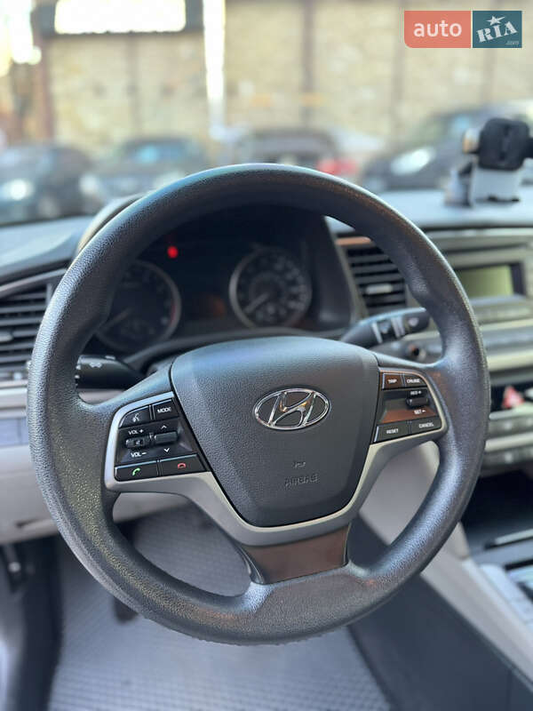 Седан Hyundai Elantra 2017 в Миколаєві