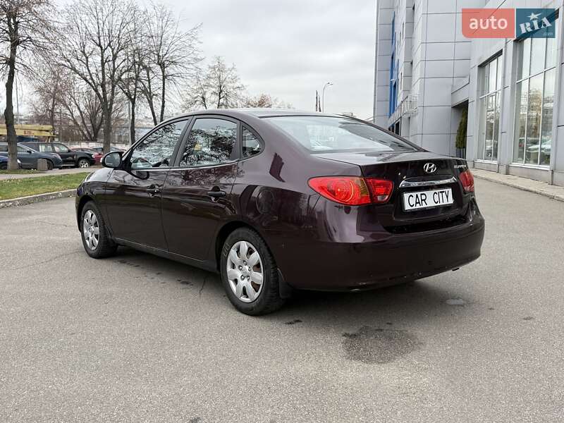 Седан Hyundai Elantra 2010 в Киеве фото 5 Седан Hyundai Elantra 2010 в Киеве