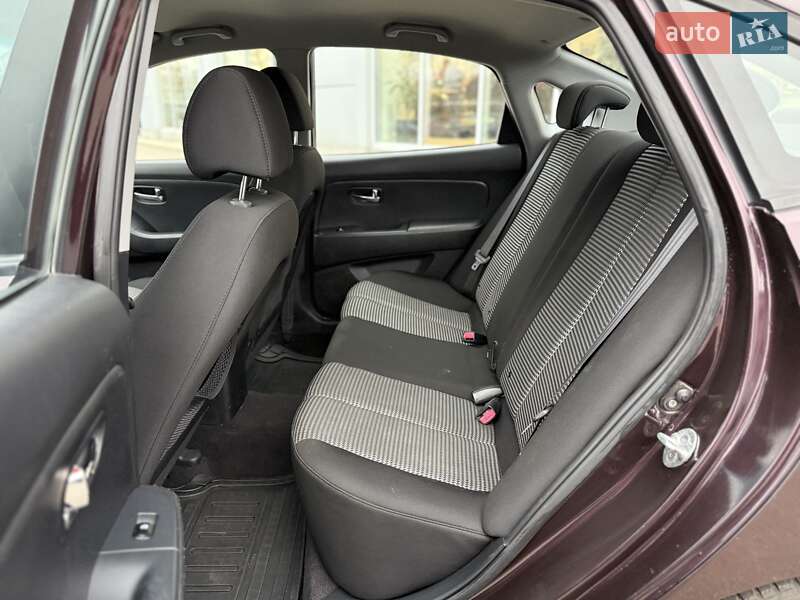 Седан Hyundai Elantra 2010 в Киеве фото 17 Седан Hyundai Elantra 2010 в Киеве