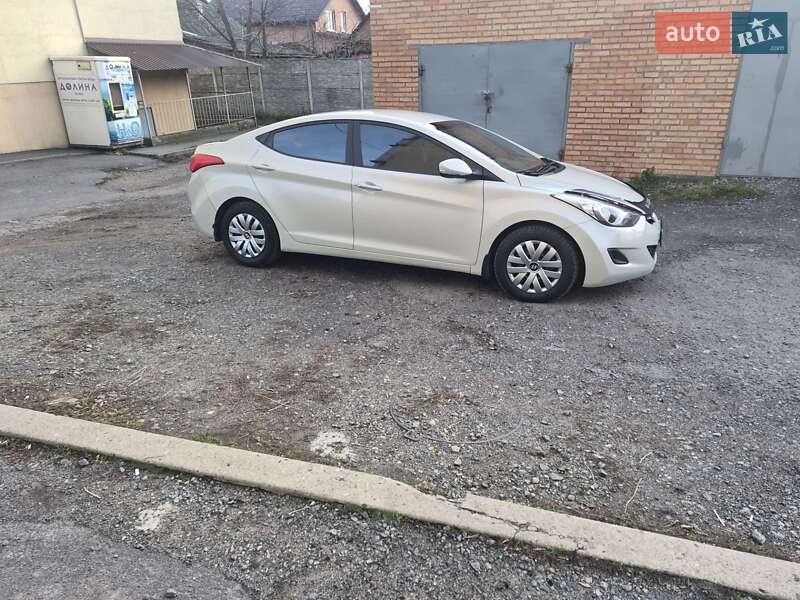 Седан Hyundai Elantra 2013 в Вінниці