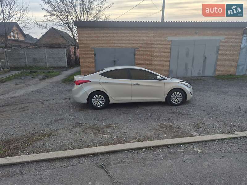 Седан Hyundai Elantra 2013 в Вінниці