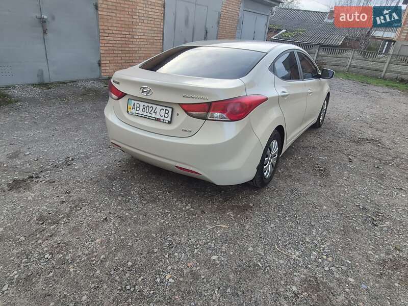 Седан Hyundai Elantra 2013 в Вінниці