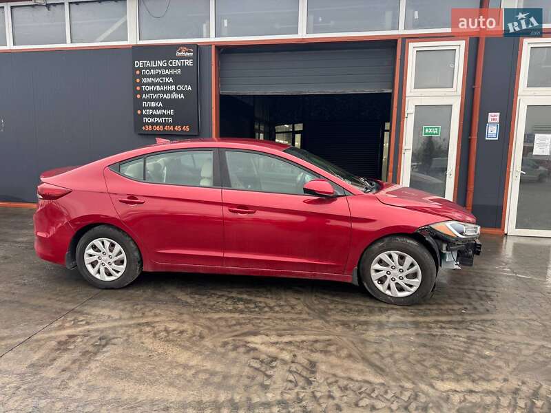 Седан Hyundai Elantra 2017 в Львові