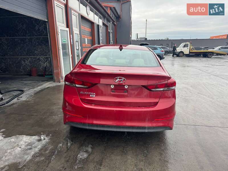 Седан Hyundai Elantra 2017 в Львові