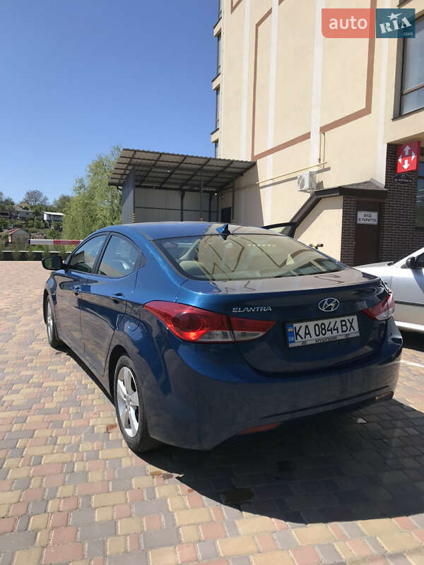 Хэтчбек Hyundai Elantra 2013 в Умани
