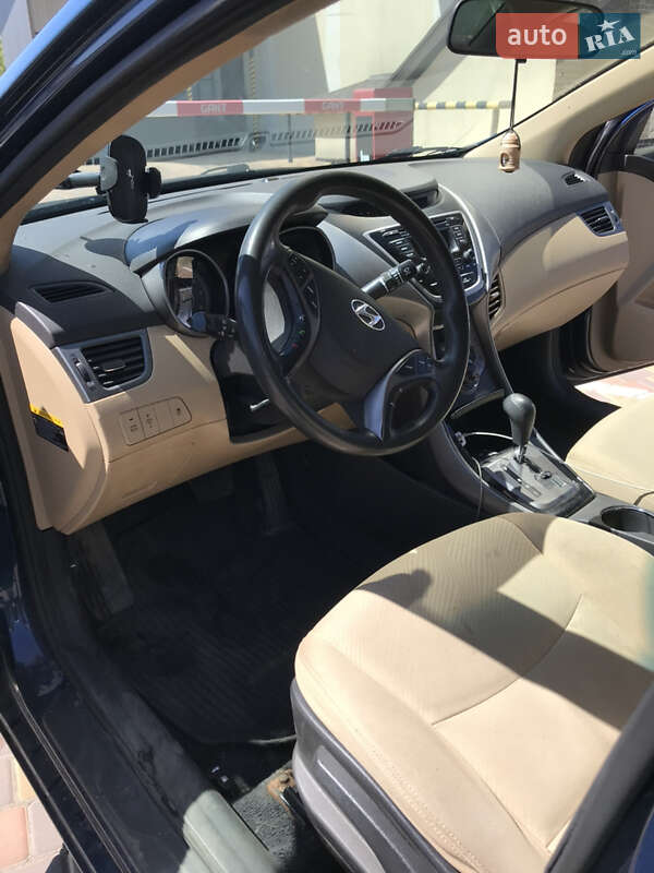 Хэтчбек Hyundai Elantra 2013 в Умани