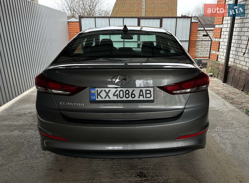 Седан Hyundai Elantra 2017 в Харькове