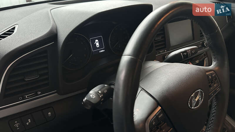 Седан Hyundai Elantra 2017 в Харькове