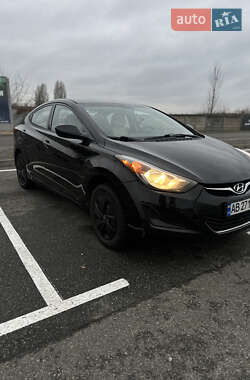 Седан Hyundai Elantra 2015 в Киеве