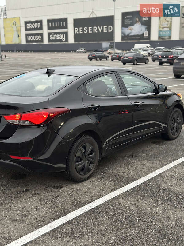 Седан Hyundai Elantra 2015 в Киеве