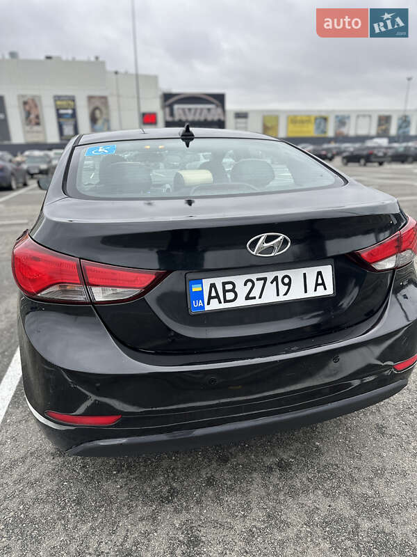 Седан Hyundai Elantra 2015 в Киеве