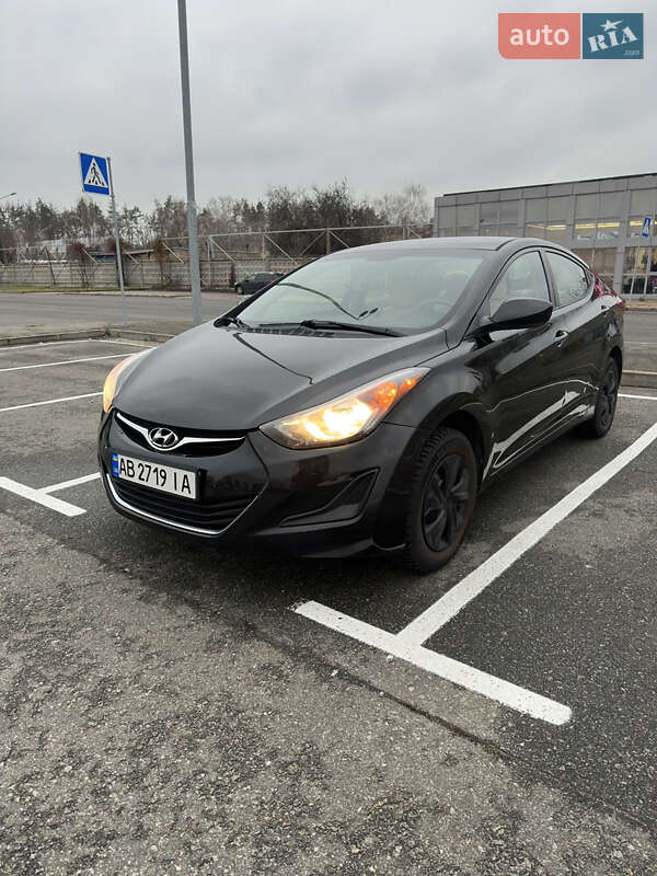 Седан Hyundai Elantra 2015 в Киеве