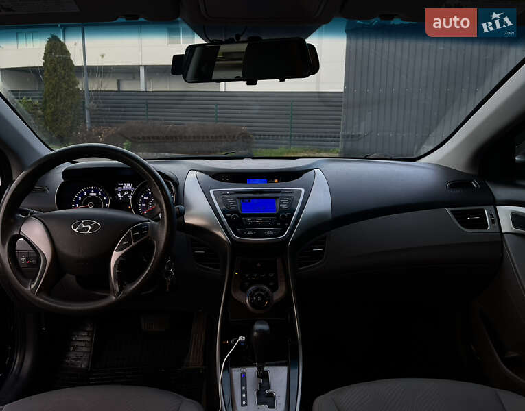 Седан Hyundai Elantra 2013 в Житомирі