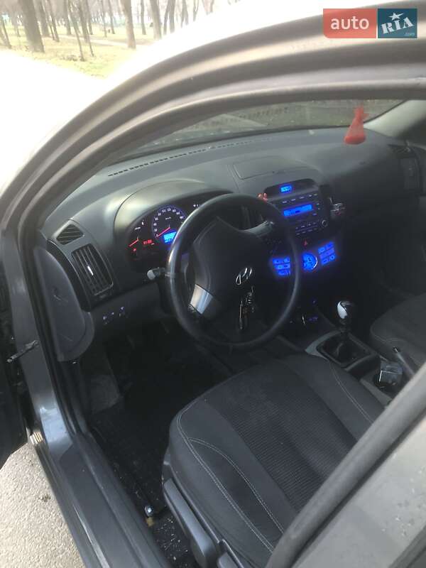 Седан Hyundai Elantra 2008 в Харькове