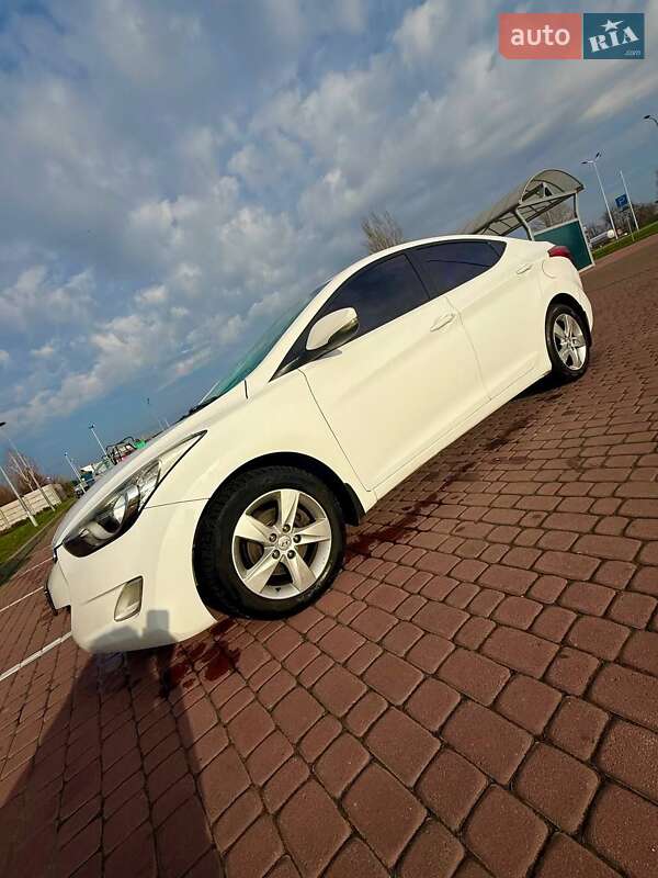 Седан Hyundai Elantra 2012 в Днепре