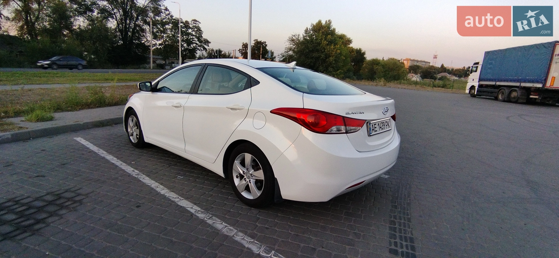 2013 Hyundai Elantra - мініатюра 9