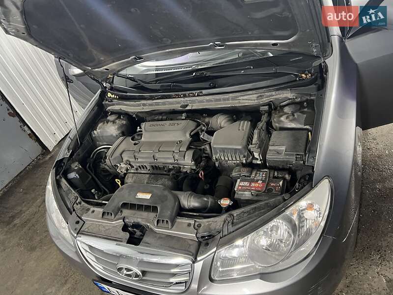 Седан Hyundai Elantra 2011 в Києві фото 5 Седан Hyundai Elantra 2011 в Києві