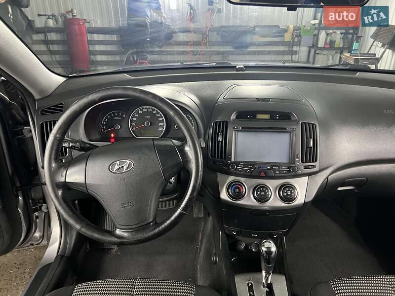 Седан Hyundai Elantra 2011 в Києві фото 9 Седан Hyundai Elantra 2011 в Києві