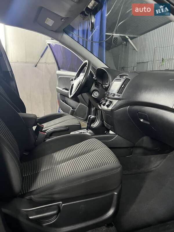 Седан Hyundai Elantra 2011 в Києві фото 18 Седан Hyundai Elantra 2011 в Києві