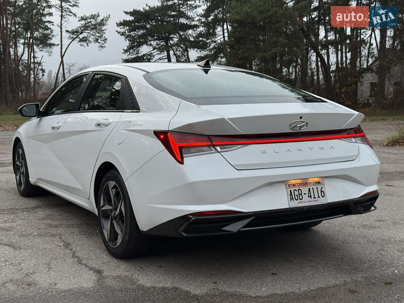 Седан Hyundai Elantra 2021 в Тараще