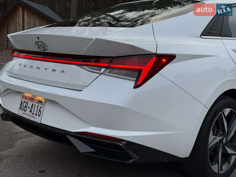 Седан Hyundai Elantra 2021 в Тараще