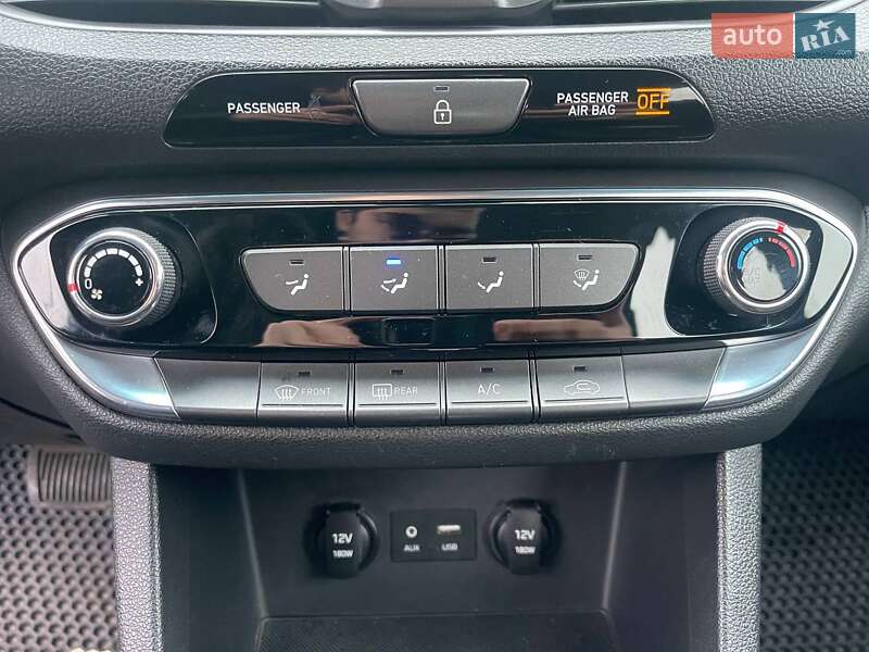 Хетчбек Hyundai Elantra 2019 в Києві