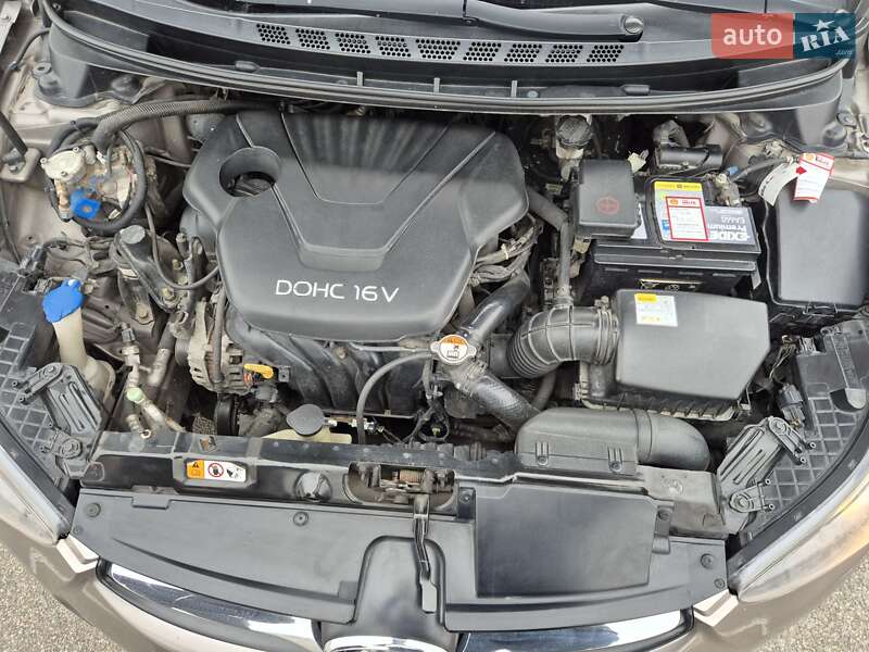 Седан Hyundai Elantra 2012 в Києві фото 8 Седан Hyundai Elantra 2012 в Києві