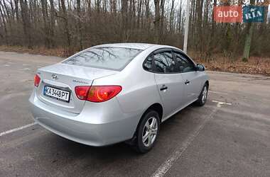 Седан Hyundai Elantra 2011 в Киеве
