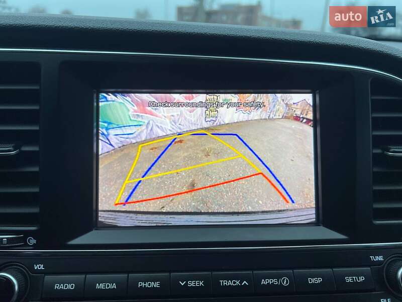 Седан Hyundai Elantra 2018 в Киеве