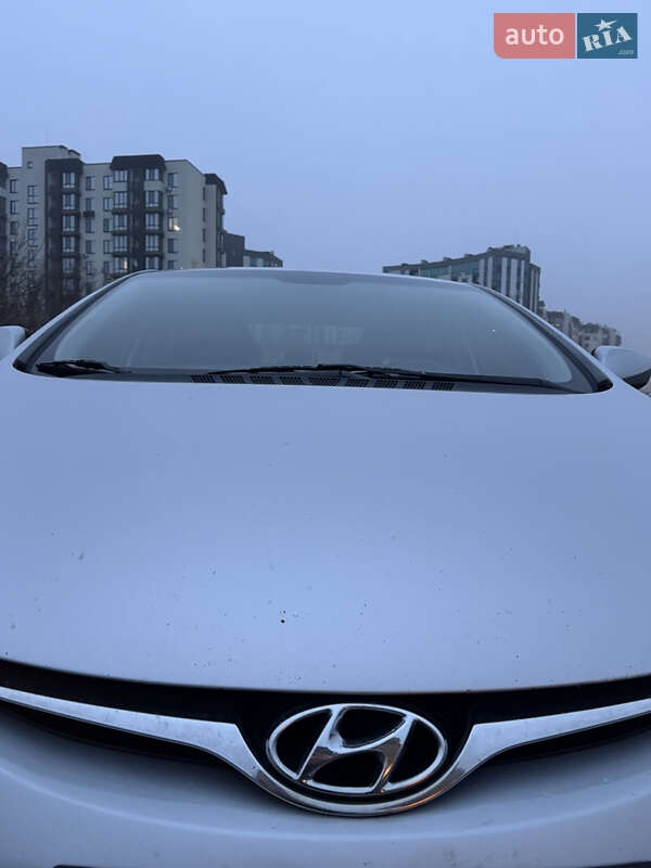 Седан Hyundai Elantra 2014 в Києві фото 9 Седан Hyundai Elantra 2014 в Києві