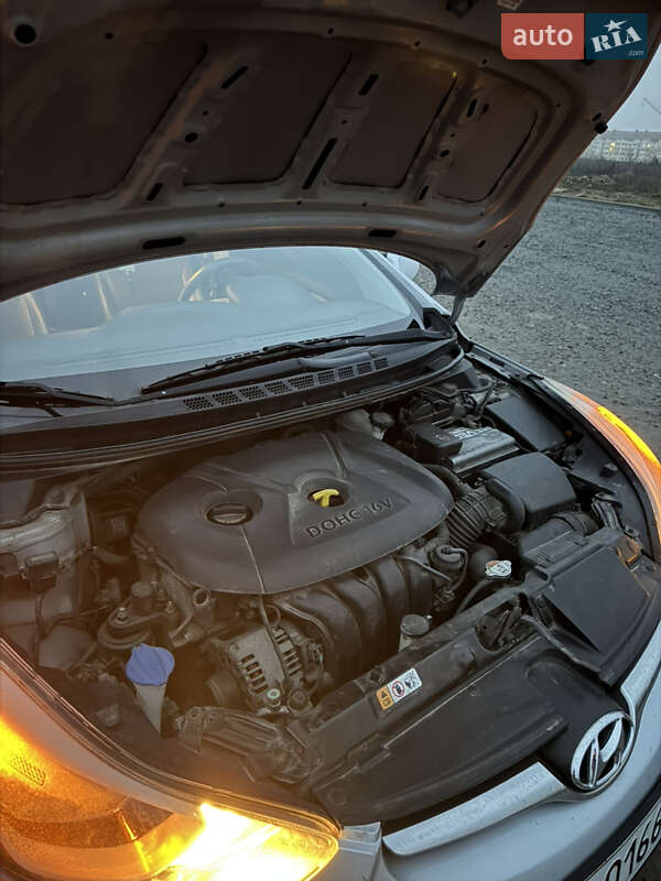 Седан Hyundai Elantra 2014 в Києві фото 30 Седан Hyundai Elantra 2014 в Києві