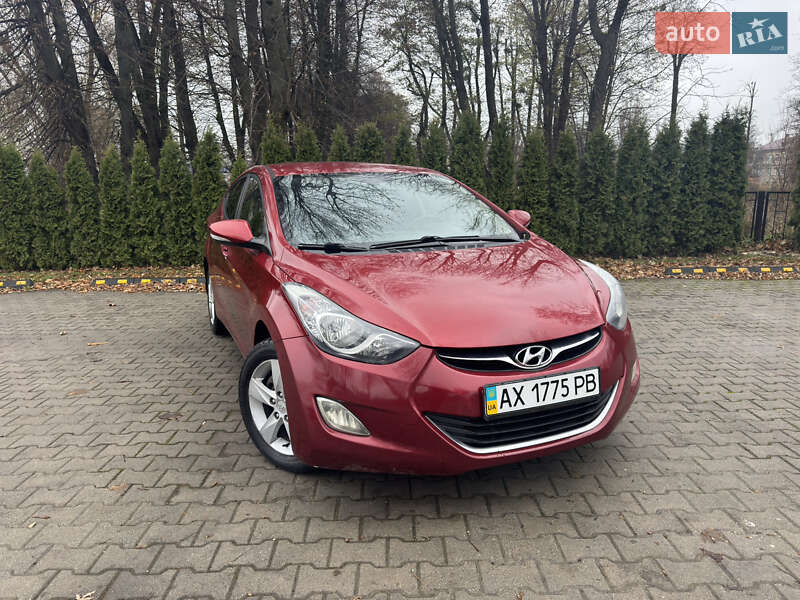 Седан Hyundai Elantra 2013 в Киеве