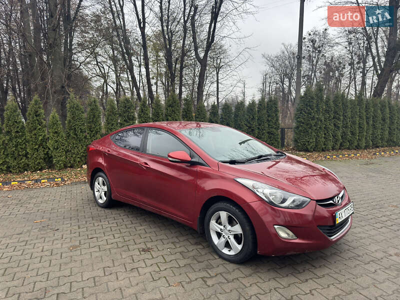 Седан Hyundai Elantra 2013 в Киеве