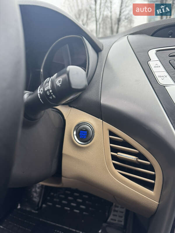 Седан Hyundai Elantra 2013 в Киеве