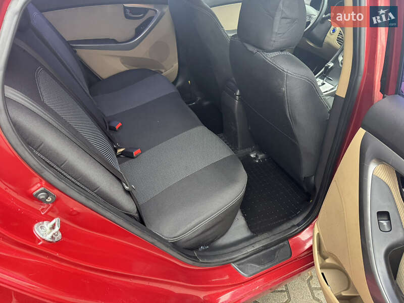 Седан Hyundai Elantra 2013 в Киеве