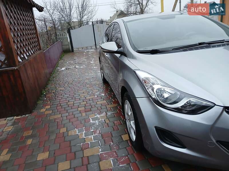 Седан Hyundai Elantra 2013 в Знаменівці