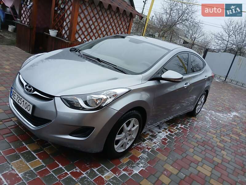 Седан Hyundai Elantra 2013 в Знаменівці