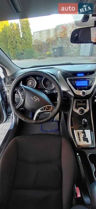 Седан Hyundai Elantra 2012 в Кропивницком