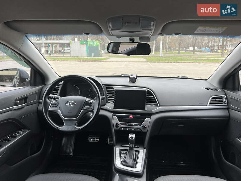 Седан Hyundai Elantra 2018 в Запорожье
