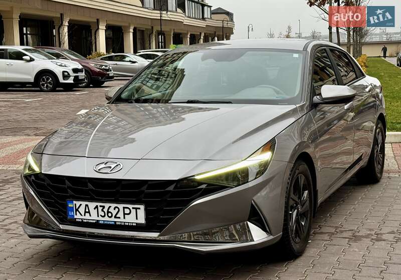 Седан Hyundai Elantra 2023 в Києві