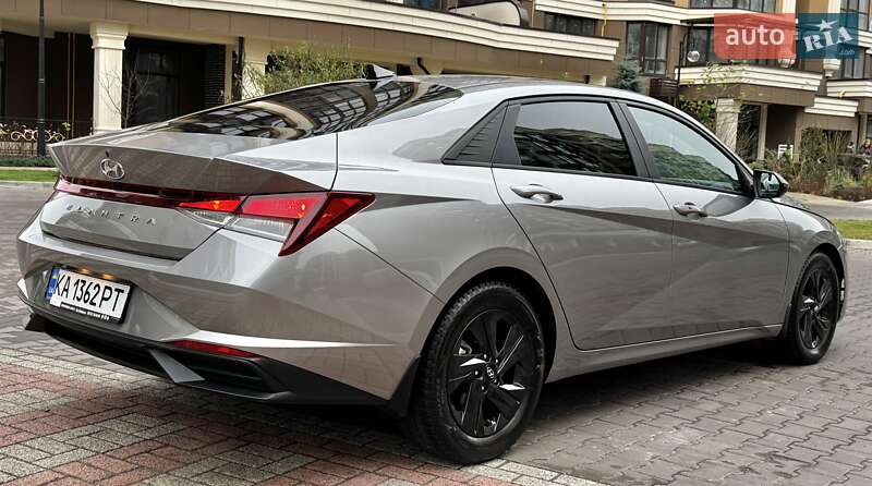 Седан Hyundai Elantra 2023 в Києві