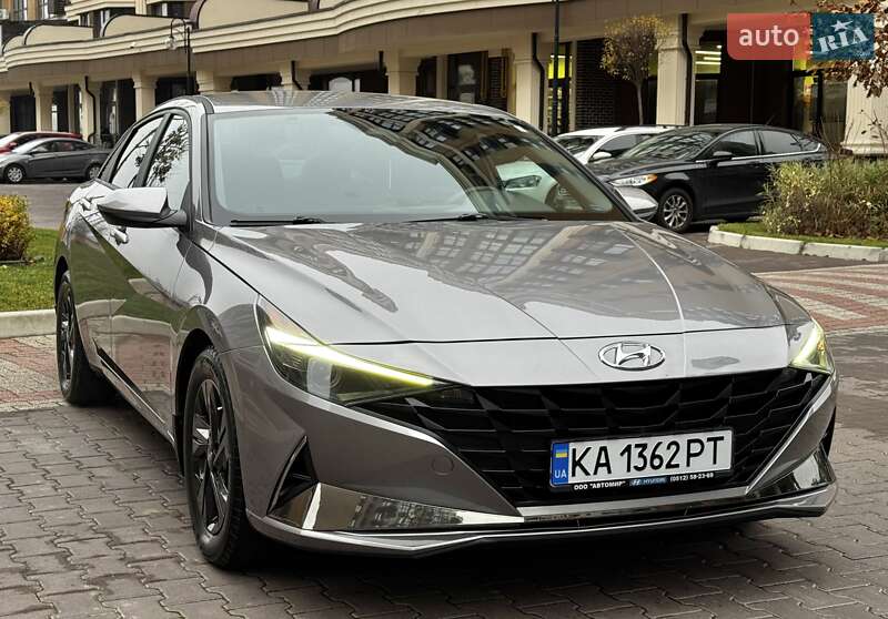 Седан Hyundai Elantra 2023 в Києві
