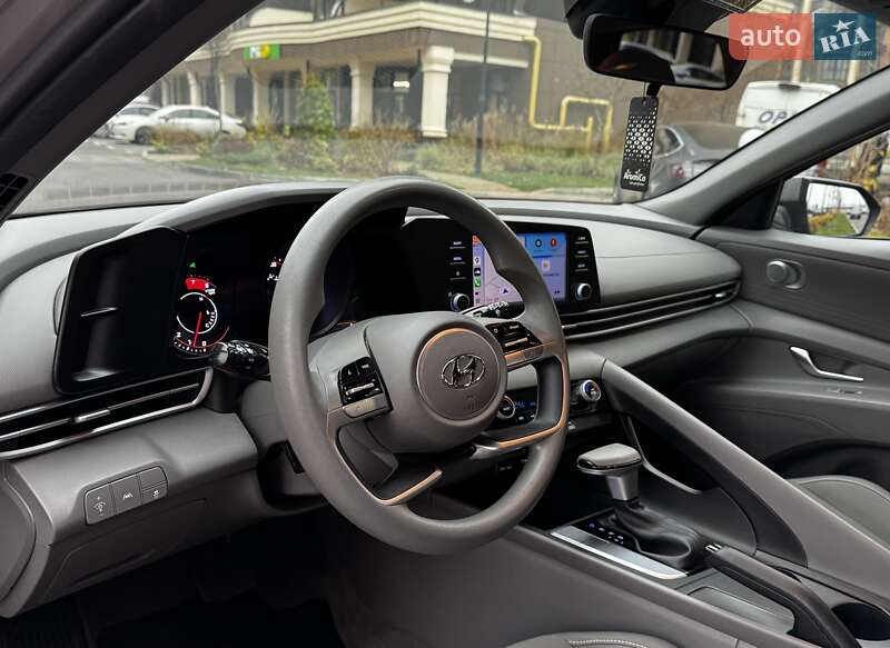 Седан Hyundai Elantra 2023 в Києві