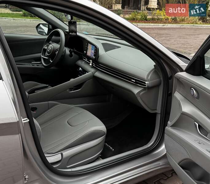 Седан Hyundai Elantra 2023 в Києві