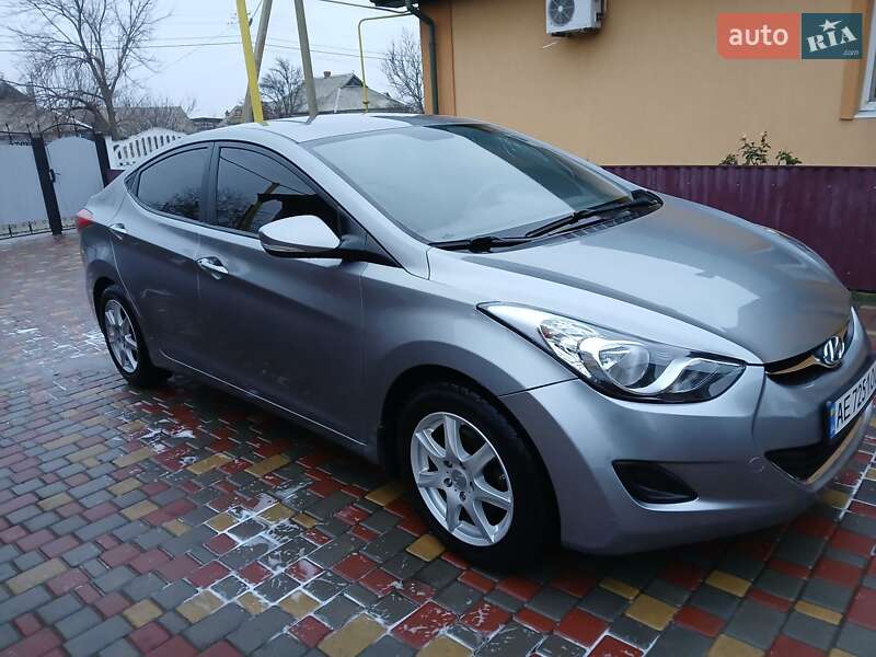 Седан Hyundai Elantra 2013 в Знаменівці
